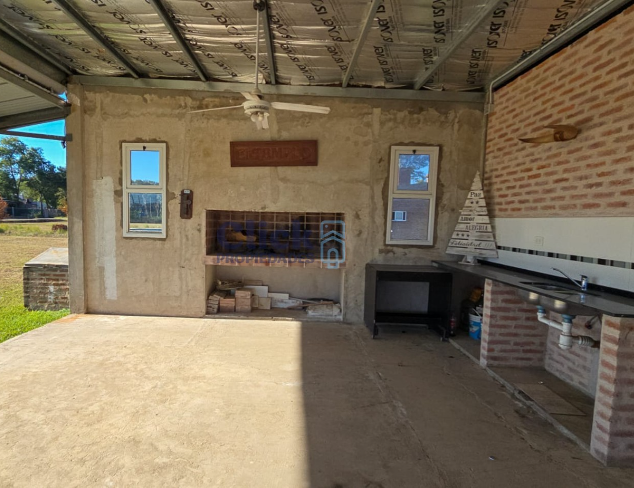 Quincho con potencial en barrio privado