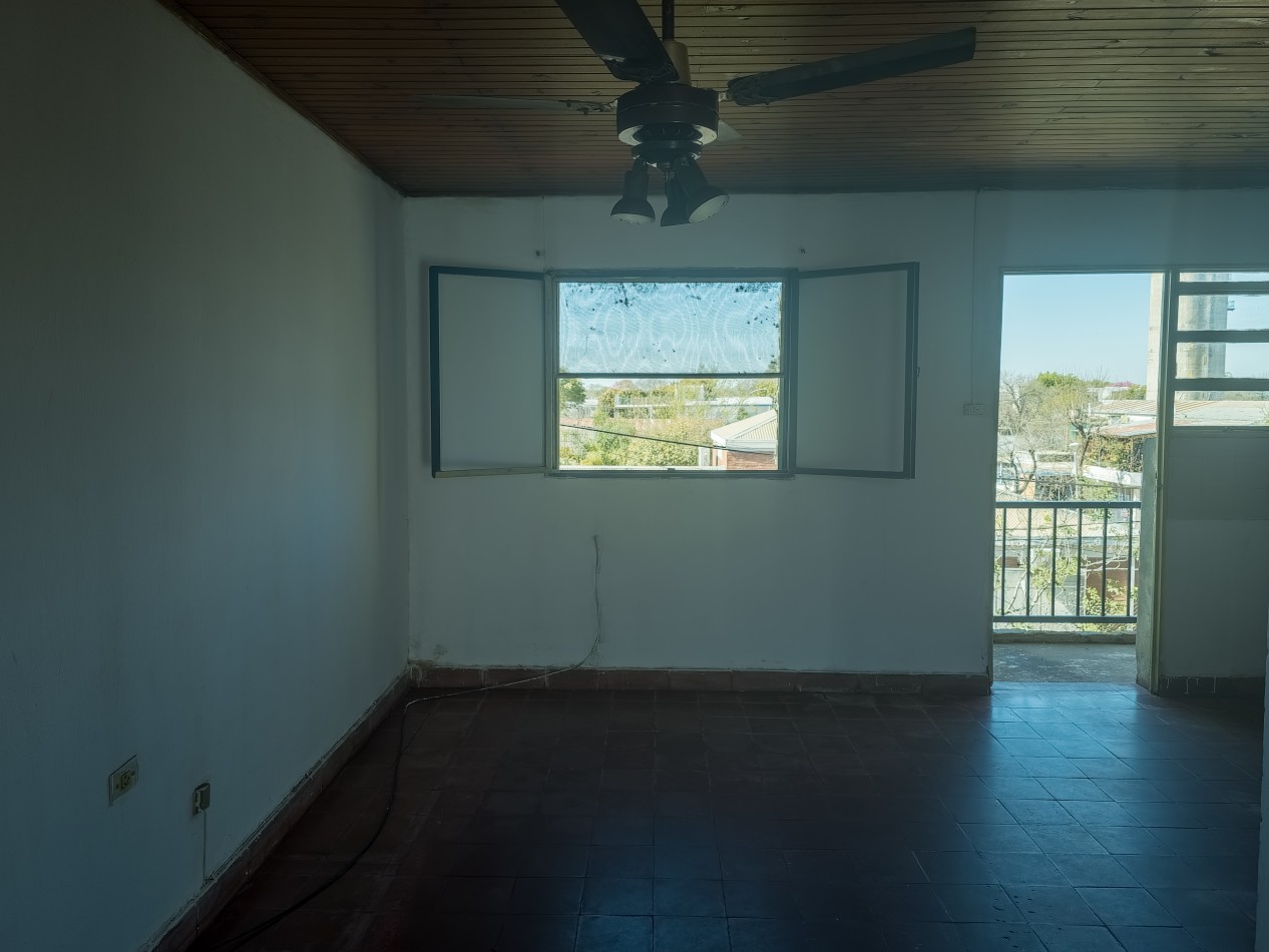 Funcional, economico y bien ubicado - Departamento en segundo piso