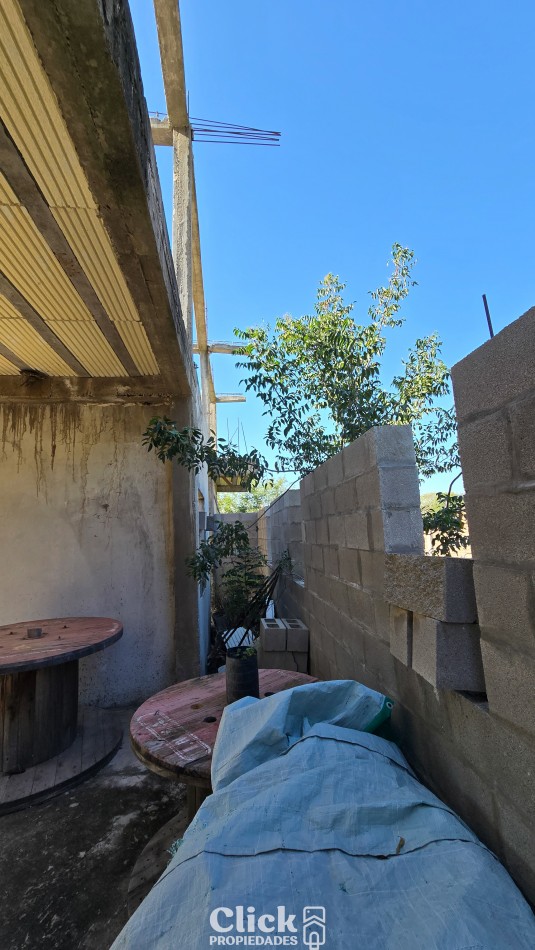 Construccion con potencial en zona alta - 90 m² + pileta + loza