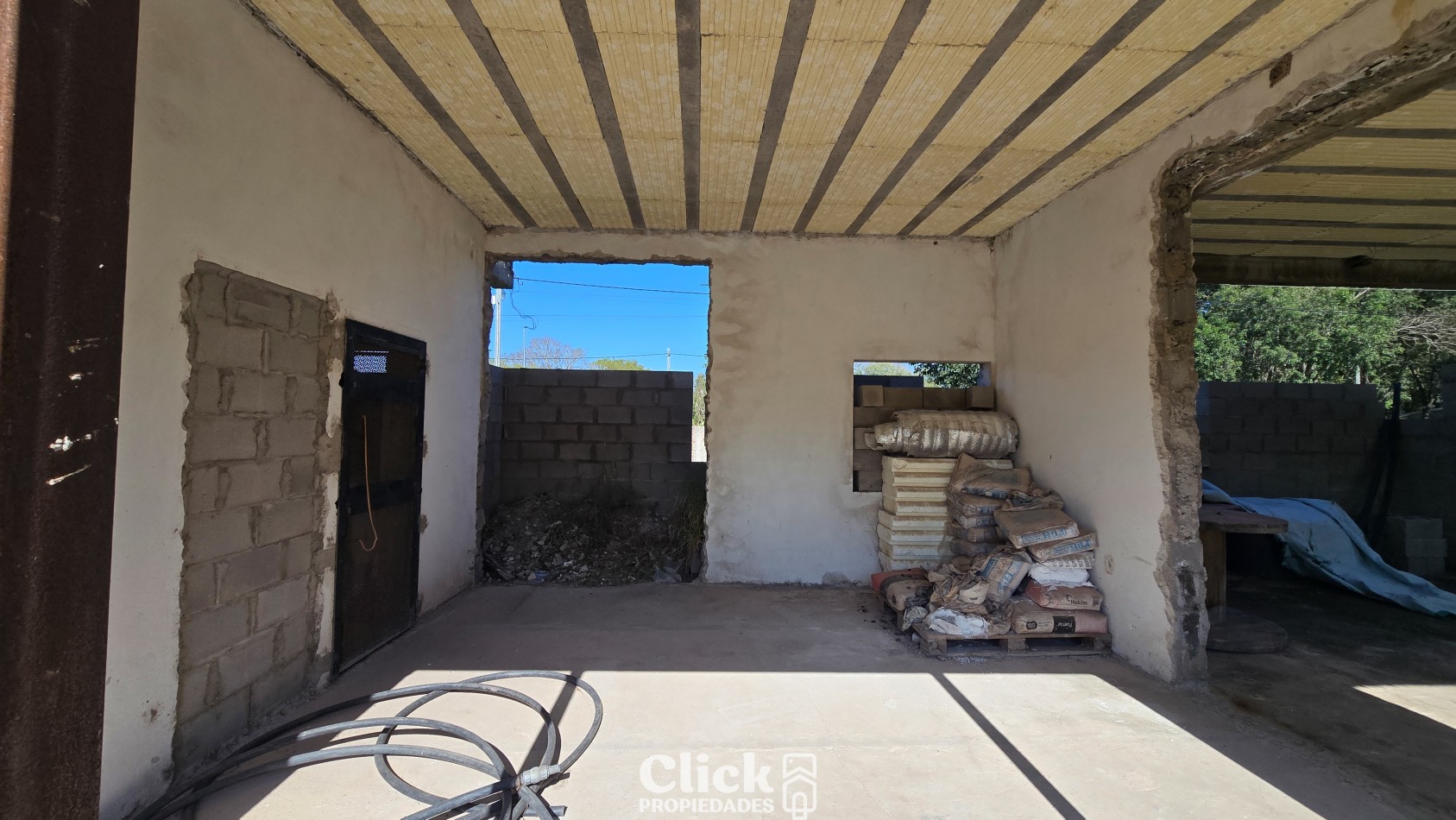 Construccion con potencial en zona alta - 90 m² + pileta + loza