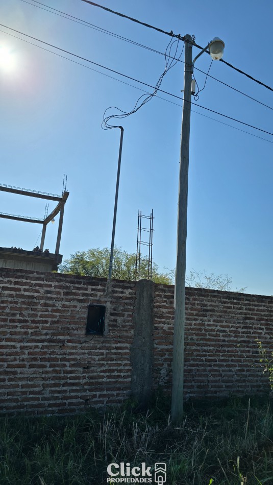 Construccion con potencial en zona alta - 90 m² + pileta + loza