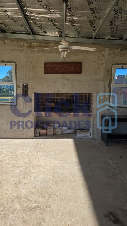 Quincho con potencial en barrio privado